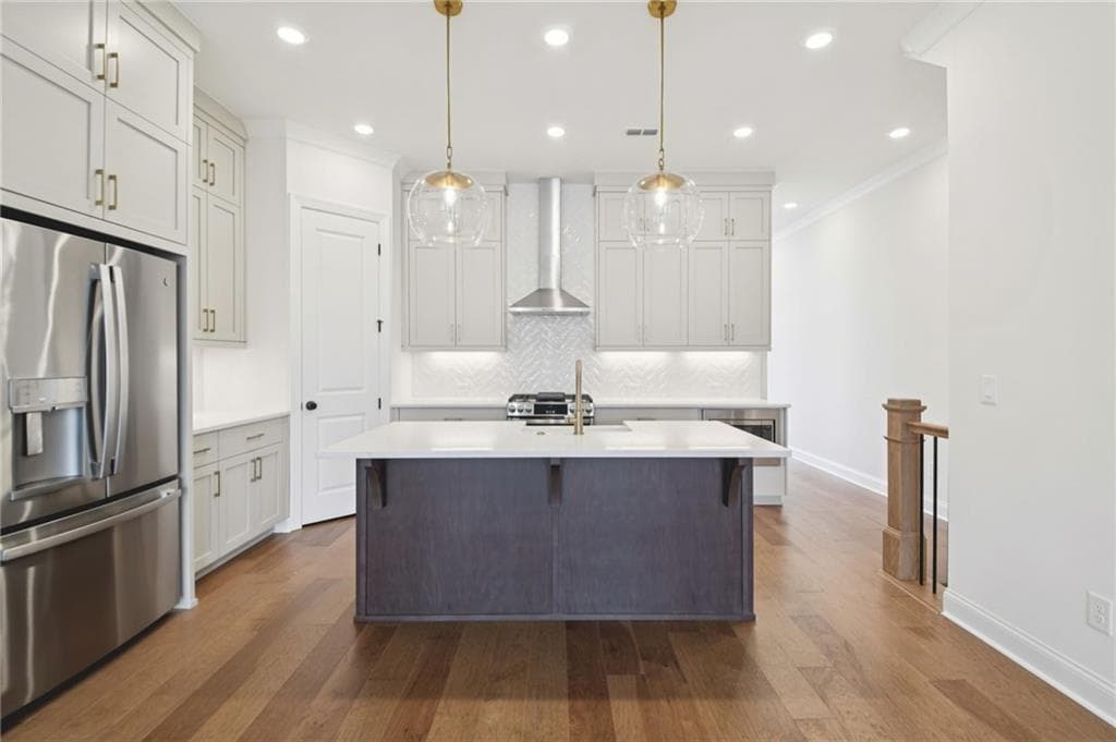 4 bedroom, 4 bathroom, 2,400 sq ft townhouse under contract at 1008 Crown Oak Street 37, Johns Creek, GA 30002 — photo 2