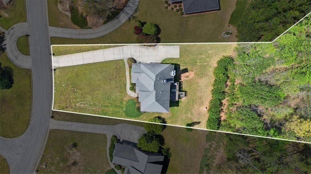 5 bedroom, 4 bathroom, 2,949 sq ft single family residence under contract at 832 Dolly Avenue, Atlanta, GA 30331 — photo 4