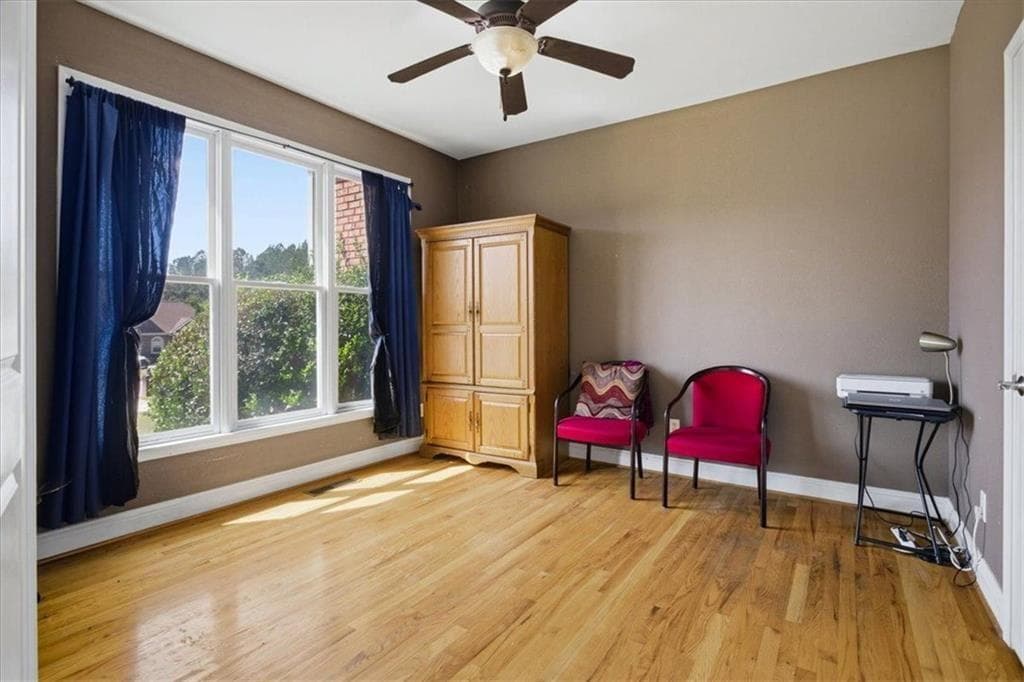 5 bedroom, 4 bathroom, 2,949 sq ft single family residence under contract at 832 Dolly Avenue, Atlanta, GA 30331 — photo 8
