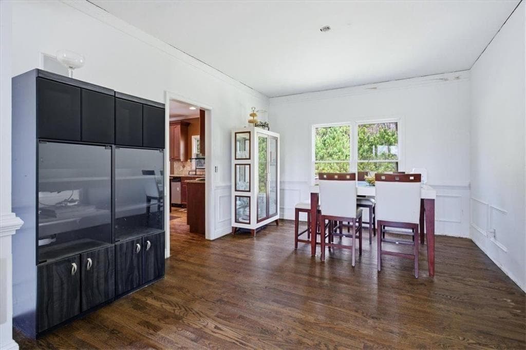 5 bedroom, 4 bathroom, 2,949 sq ft single family residence under contract at 832 Dolly Avenue, Atlanta, GA 30331 — photo 10