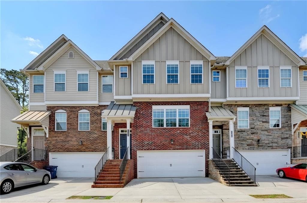 3 bedroom, 4 bathroom, 2,432 sq ft townhouse for sale at 4282 Buford Valley Way, Buford, GA 30518