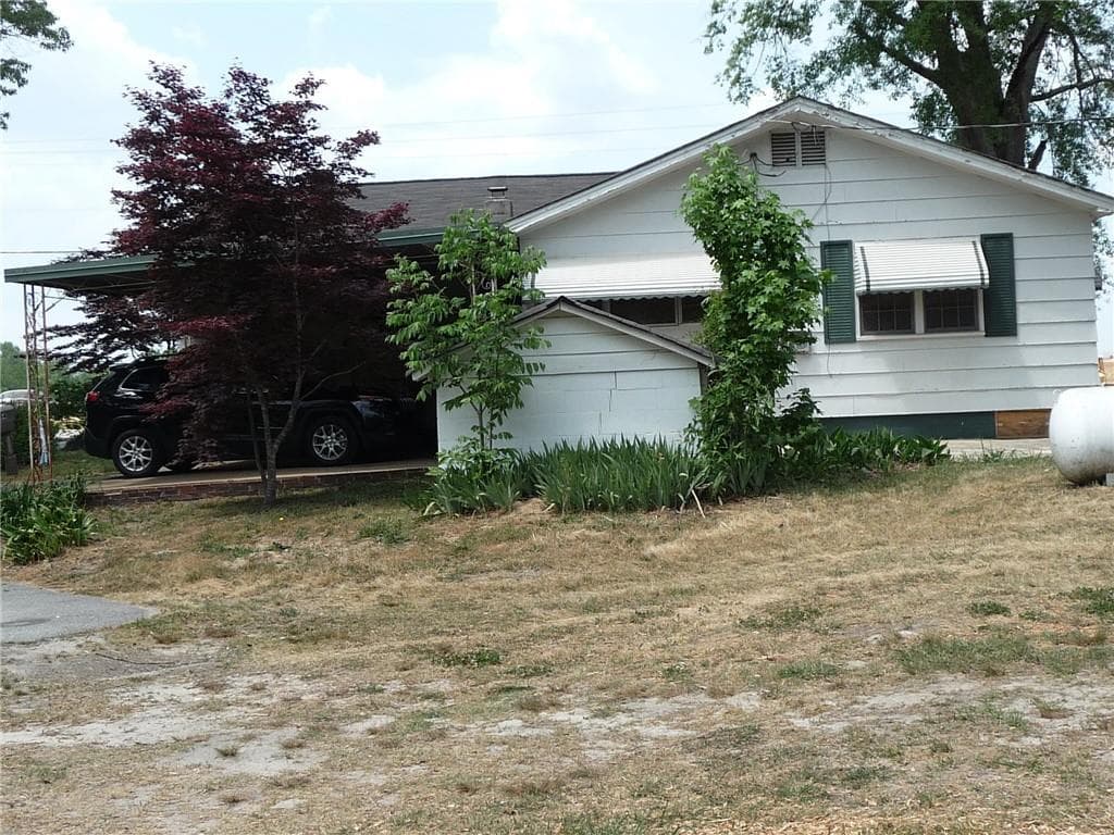 3 bedroom, 1 bathroom, 1,689 sq ft single family residence for sale at 1184 Highway 124, Hoschton, GA 30548 — photo 8