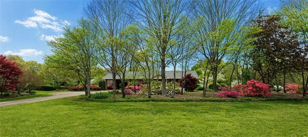 4 bedroom, 3 bathroom, 3,024 sq ft single family residence sold at 4834 Flat Creek Road, Oakwood, GA 30566
