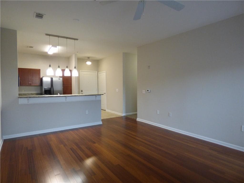 1 bedroom, 1 bathroom, 1,082 sq ft condominium for sale at 870 Mayson Turner Road 1238, Atlanta, GA 30314 — photo 10