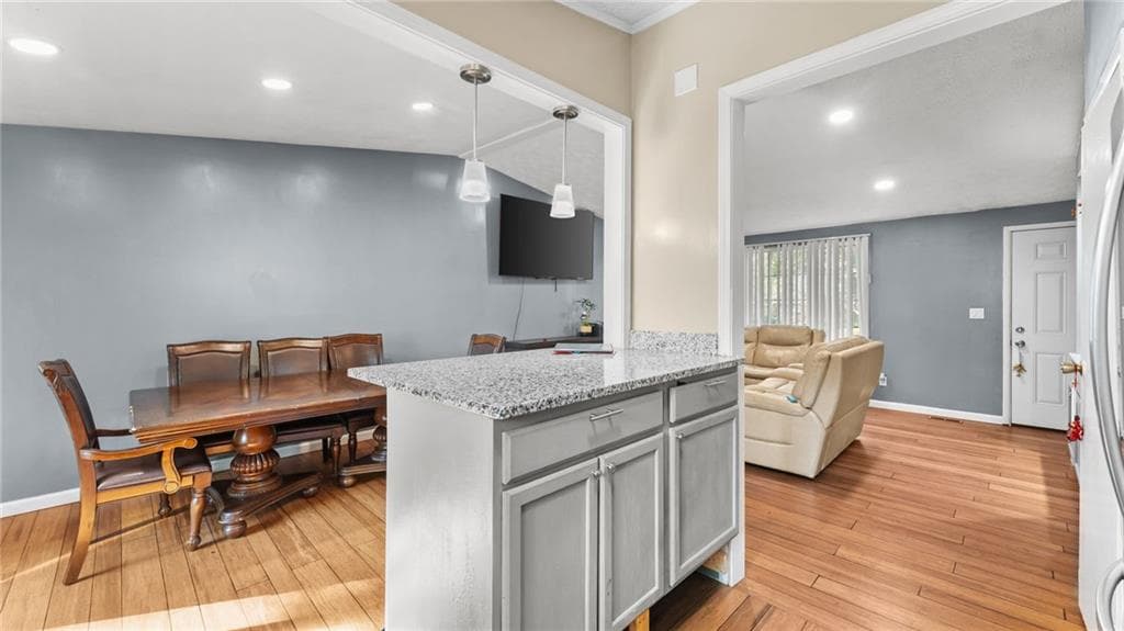 5 bedroom, 3 bathroom, 2,160 sq ft single family residence for sale at 5172 Scarbrough Trail, Stone Mountain, GA 30088 — photo 9