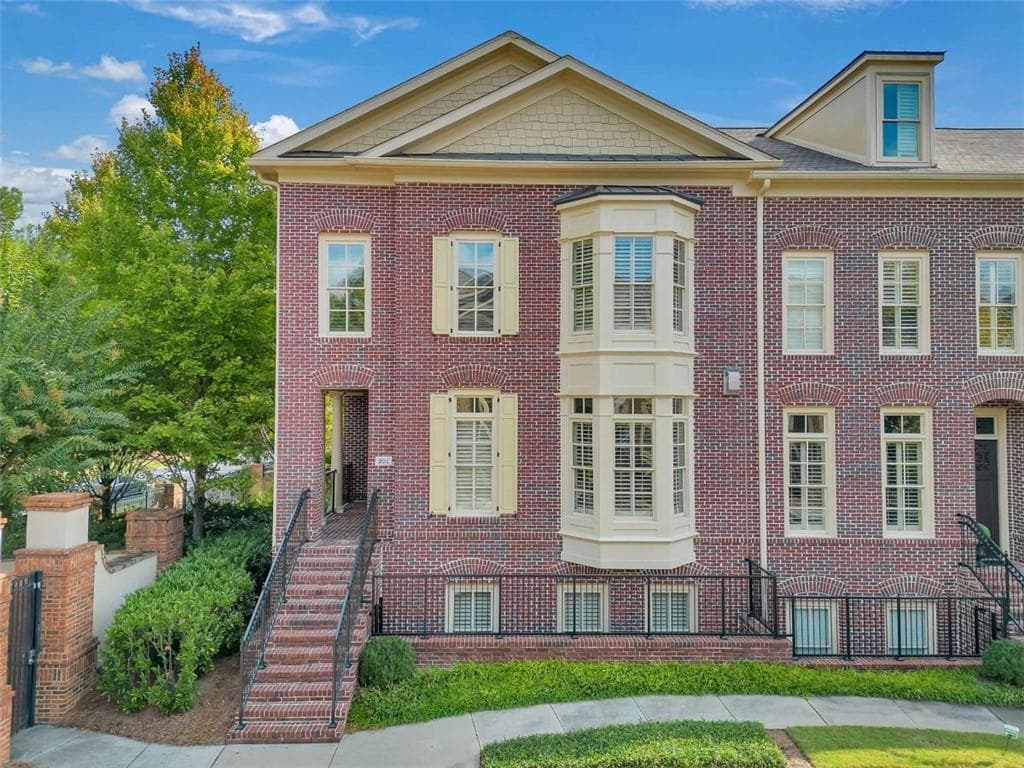 4 bedroom, 6 bathroom, 3,290 sq ft townhouse sold at 201 Riversgate Drive, Atlanta, GA 30339