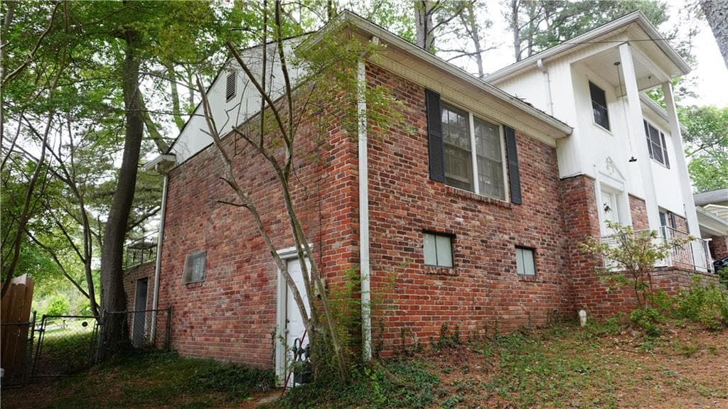 4 bedroom, 3 bathroom, 2,360 sq ft single family residence for sale at 3084 Trafalgar Way, Atlanta, GA 30341 — photo 8
