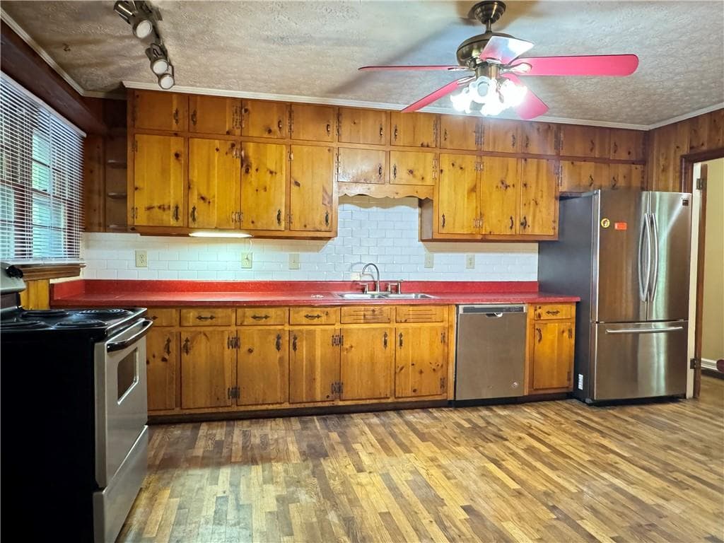 6 bedroom, 2 bathroom, 2,712 sq ft single family residence for rent at 222 Pineview Drive, Lawrenceville, GA 30046 for $2,100 a month — photo 6