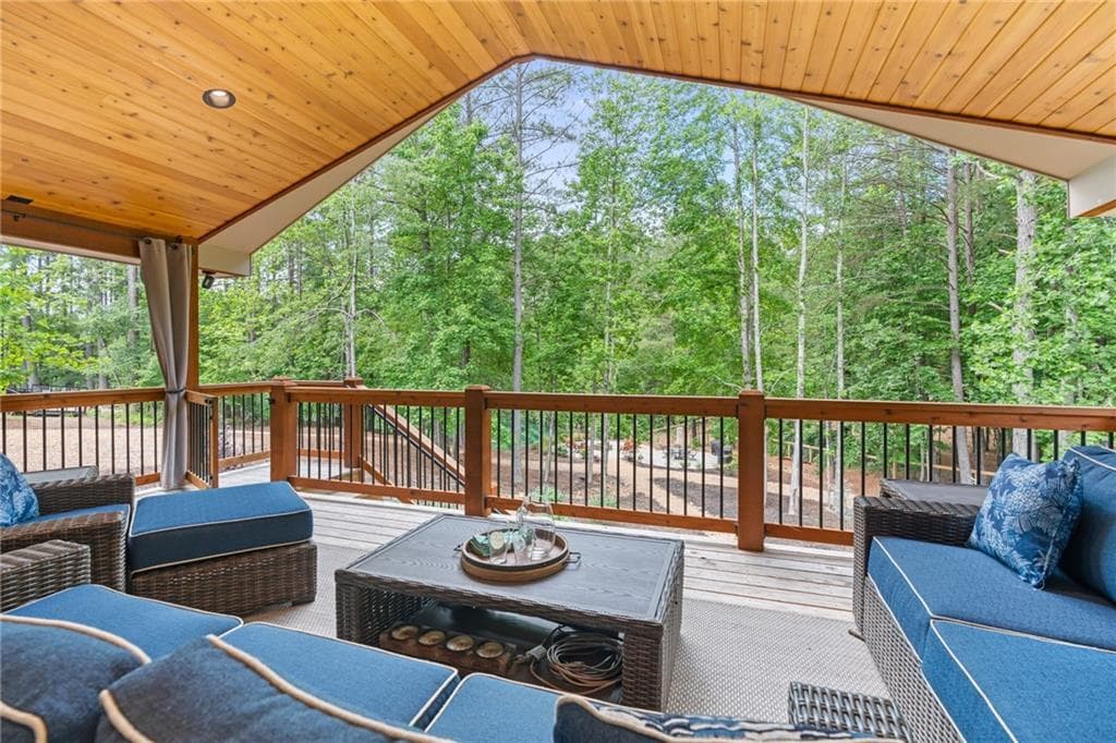 4 bedroom, 3 bathroom, 2,416 sq ft single family residence under contract at 86 Back Trail, Cleveland, GA 30528 — photo 3
