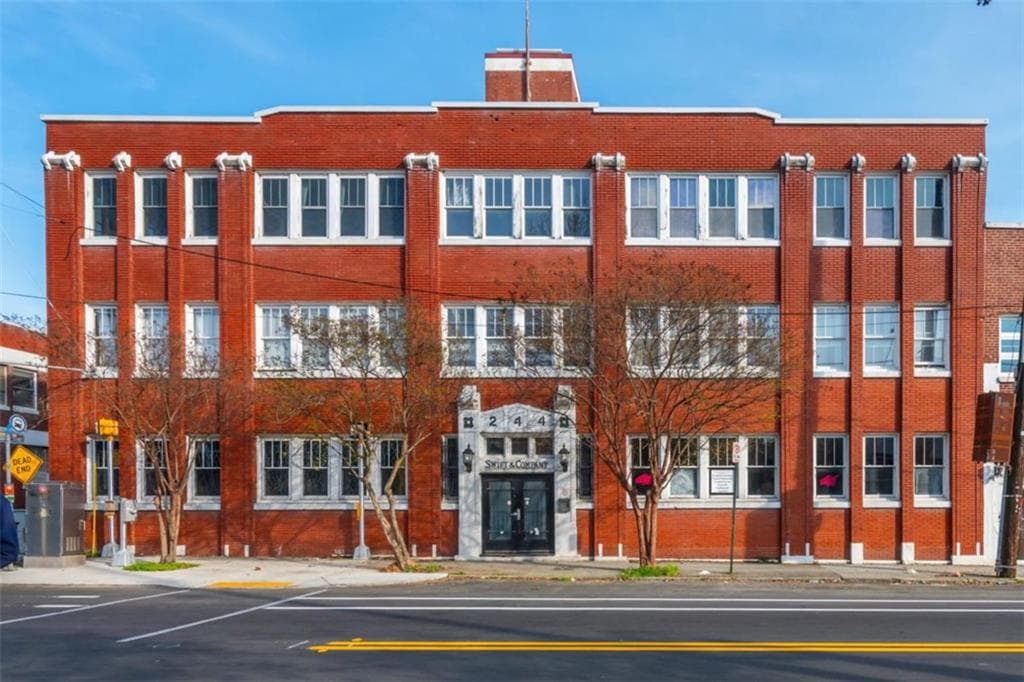 2 bedroom, 2 bathroom, 2,242 sq ft condominium under contract at 244 Peters Street 5, Atlanta, GA 30313