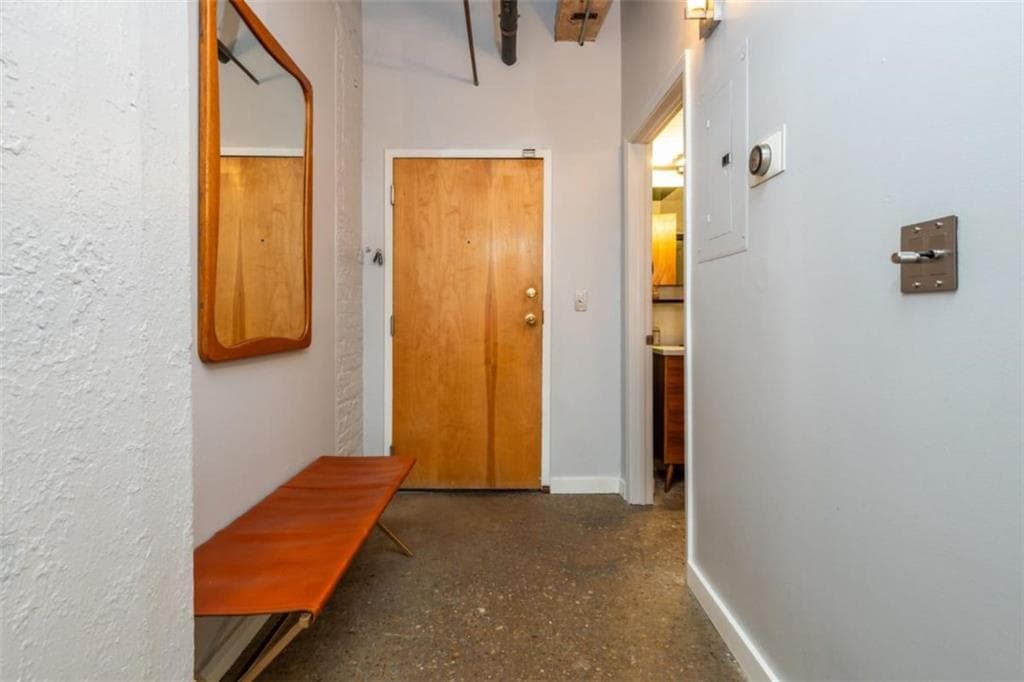 2 bedroom, 2 bathroom, 2,242 sq ft condominium under contract at 244 Peters Street 5, Atlanta, GA 30313 — photo 4
