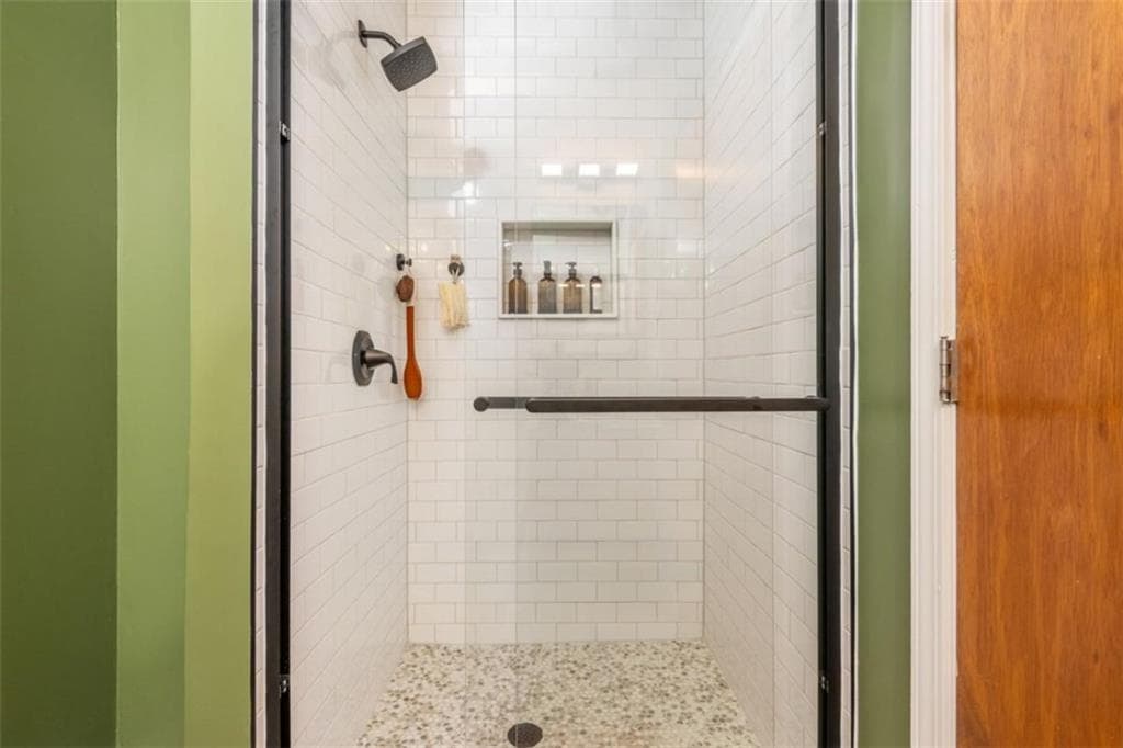 2 bedroom, 2 bathroom, 2,242 sq ft condominium under contract at 244 Peters Street 5, Atlanta, GA 30313 — photo 6
