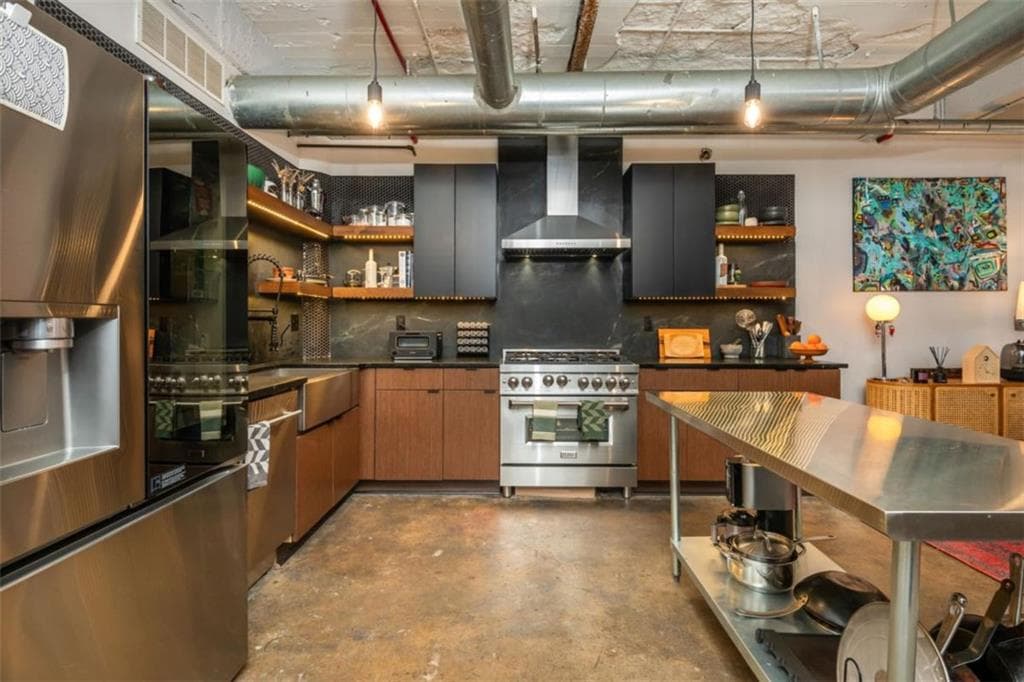 2 bedroom, 2 bathroom, 2,242 sq ft condominium under contract at 244 Peters Street 5, Atlanta, GA 30313 — photo 8