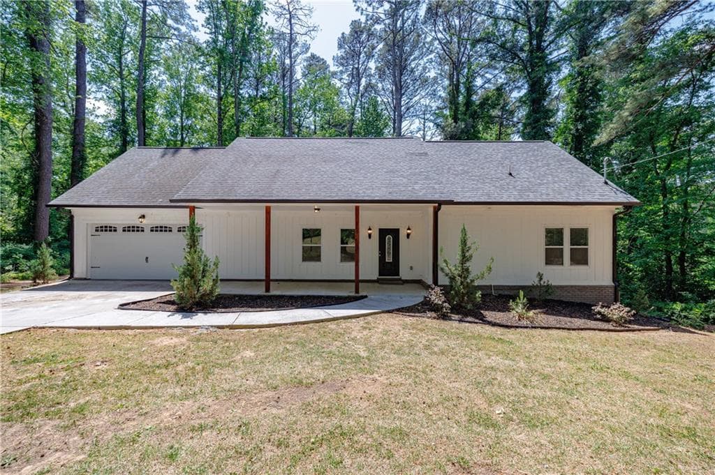6 bedroom, 5 bathroom, 3,650 sq ft single family residence sold at 4299 Stonewall Tell Road, Atlanta, GA 30349