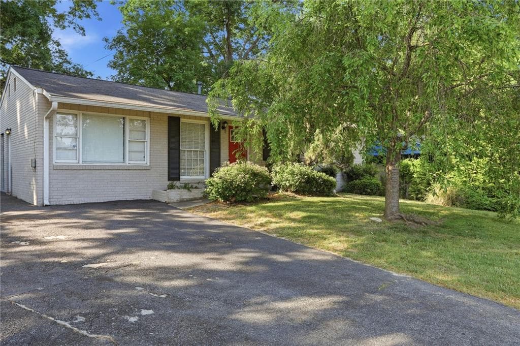 4 bedroom, 1 bathroom, 1,125 sq ft single family residence for sale at 3660 Fairlane Drive, Atlanta, GA 30331