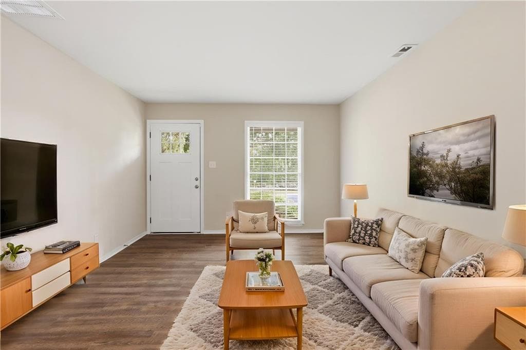 4 bedroom, 1 bathroom, 1,125 sq ft single family residence for sale at 3660 Fairlane Drive, Atlanta, GA 30331 — photo 2