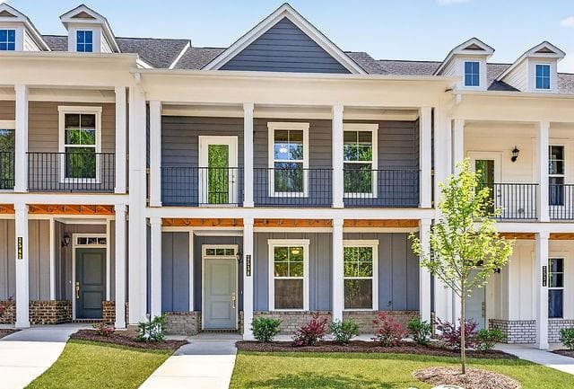 3 bedroom, 3 bathroom, 1,869 sq ft townhouse for sale at 2538 Harbor Ridge Pass 343, Gainesville, GA 30507