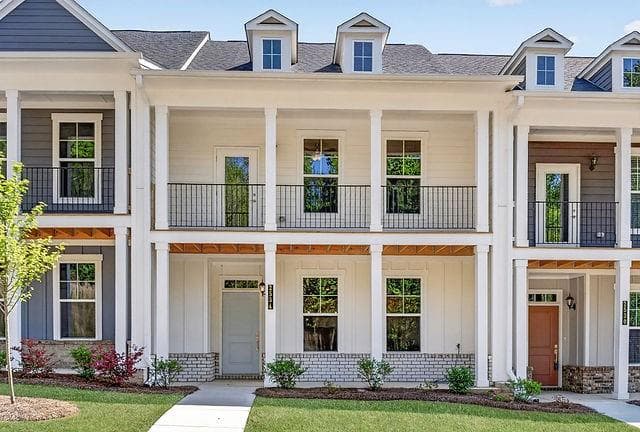 3 bedroom, 3 bathroom, 1,869 sq ft townhouse for sale at 2534 Harbor Ridge Pass 344, Gainesville, GA 30507