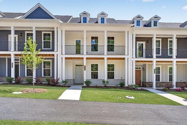3 bedroom, 3 bathroom, 1,869 sq ft townhouse for sale at 2534 Harbor Ridge Pass 344, Gainesville, GA 30507 — photo 2