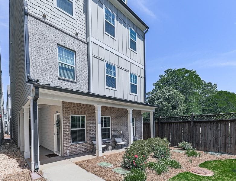 3 bedroom, 3 bathroom, 1,751 sq ft townhouse for sale at 2103 Wesson Court, Kennesaw, GA 30144 — photo 2