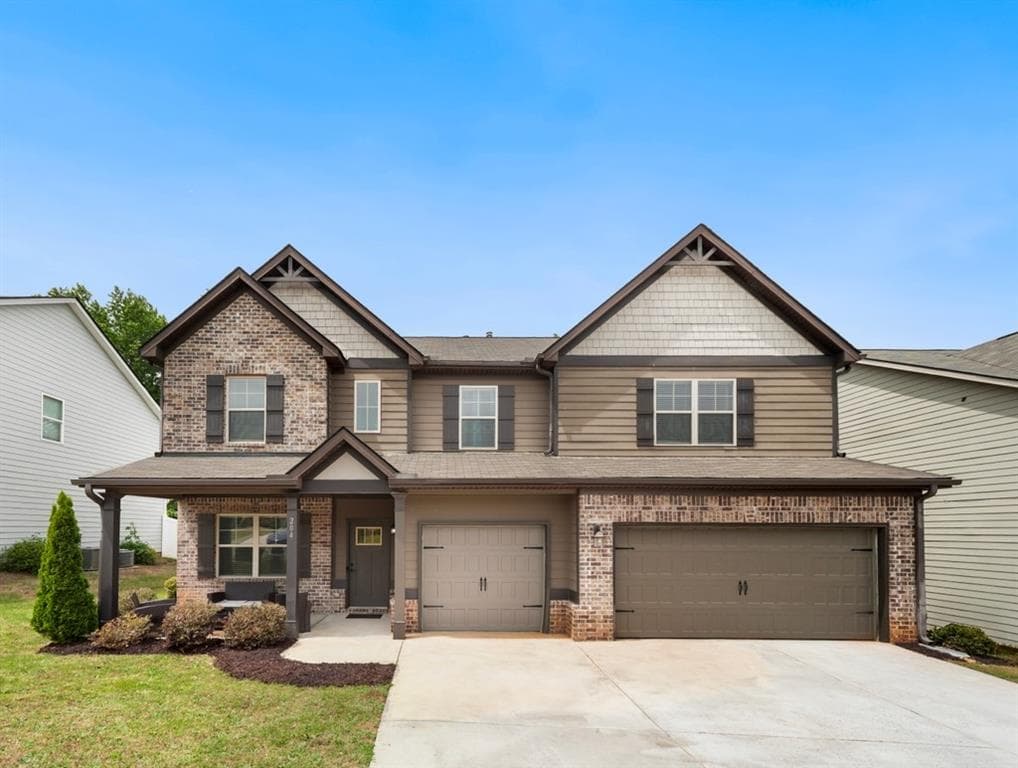5 bedroom, 3 bathroom, 3,226 sq ft single family residence sold at 204 Villa Grande Drive, Locust Grove, GA 30248
