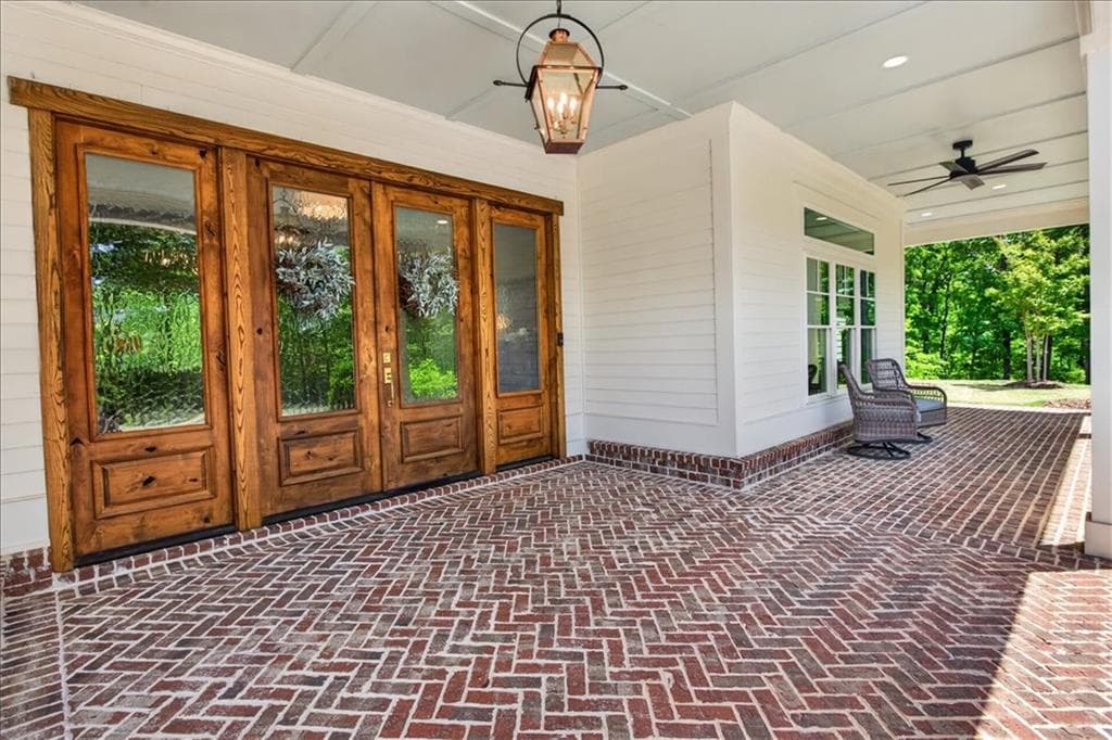 6 bedroom, 5 bathroom, 5,529 sq ft single family residence for sale at 800 Garland Mountain Trail, Waleska, GA 30183 — photo 8