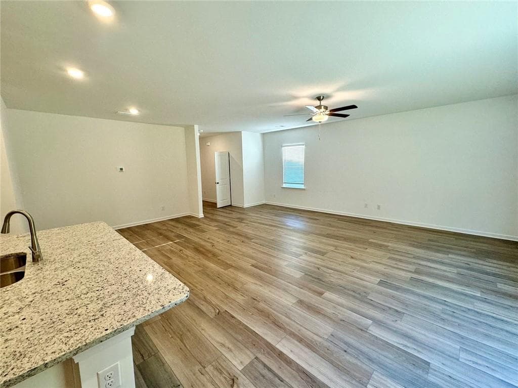 5 bedroom, 3 bathroom single family residence for rent at 6015 deer run Street, Union City, GA 30291 for $2,700 a month — photo 8