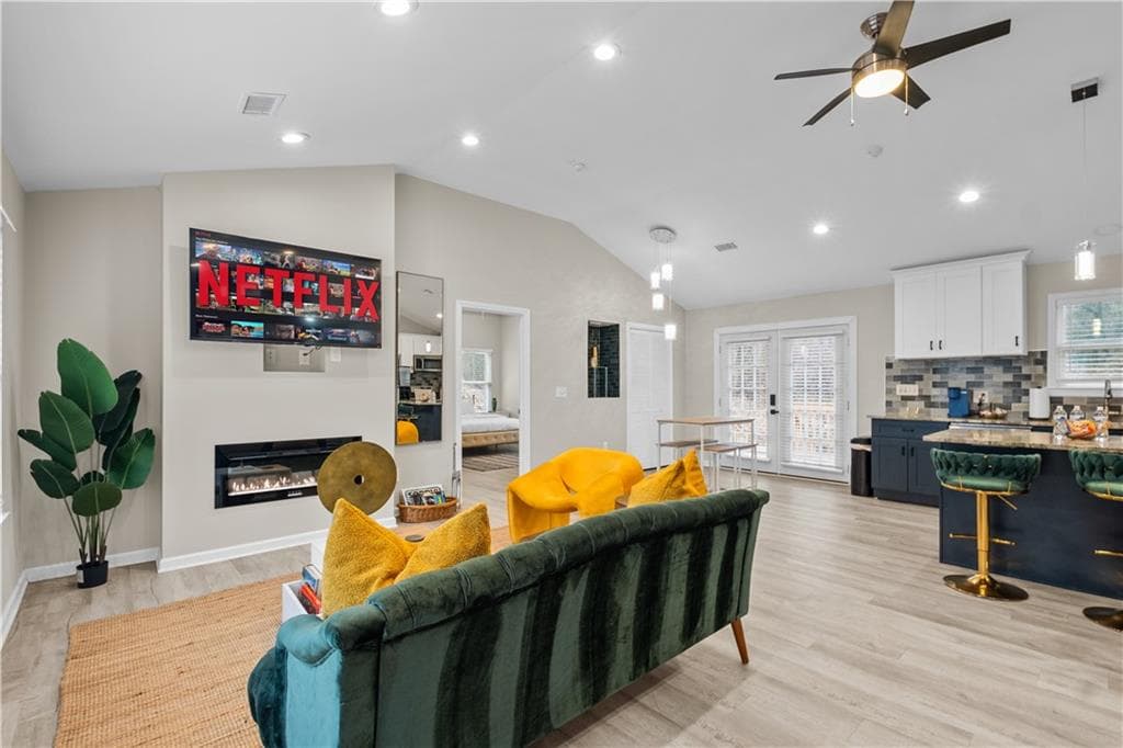 3 bedroom, 2 bathroom, 1,392 sq ft single family residence for sale at 1041 Stonewall Drive, Atlanta, GA 30315 — photo 6