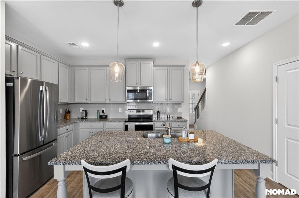 3 bedroom, 3 bathroom, 1,294 sq ft townhouse under contract at 110 Greenview Court, Homer, GA 30547 — photo 7