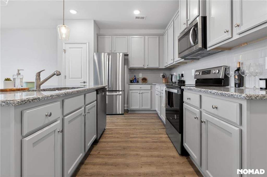 3 bedroom, 3 bathroom, 1,294 sq ft townhouse under contract at 110 Greenview Court, Homer, GA 30547 — photo 8