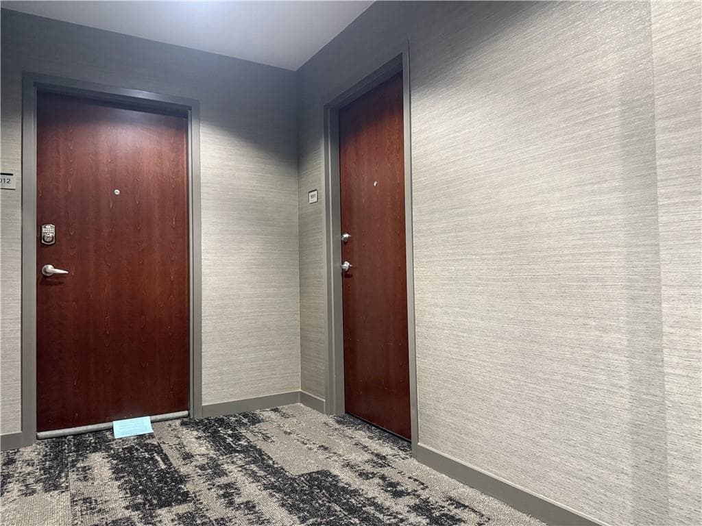 2 bedroom, 2 bathroom, 1,075 sq ft condominium for sale at 400 W Peachtree Street 1011, Atlanta, GA 30308 — photo 5