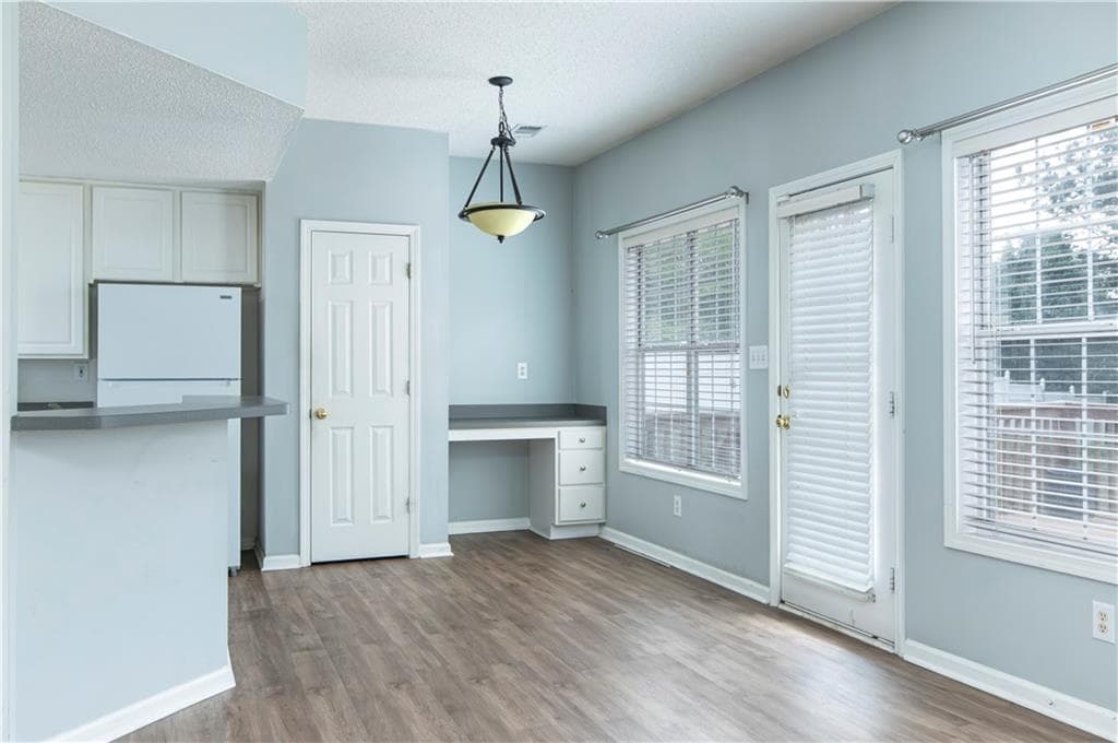 4 bedroom, 3 bathroom, 2,078 sq ft single family residence under contract at 6635 Wellesley Drive, Riverdale, GA 30296 — photo 10