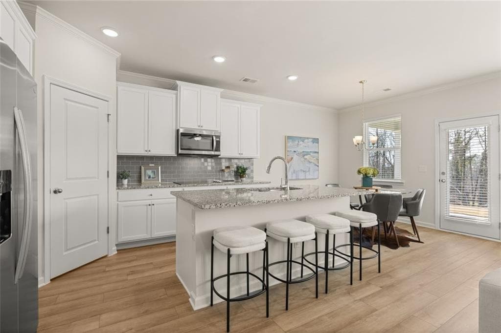 5 bedroom, 4 bathroom, 2,890 sq ft single family residence under contract at 314 Cedar Hollow Drive, Conyers, GA 30094 — photo 2