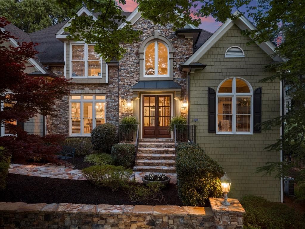 2407 Edgemere Court