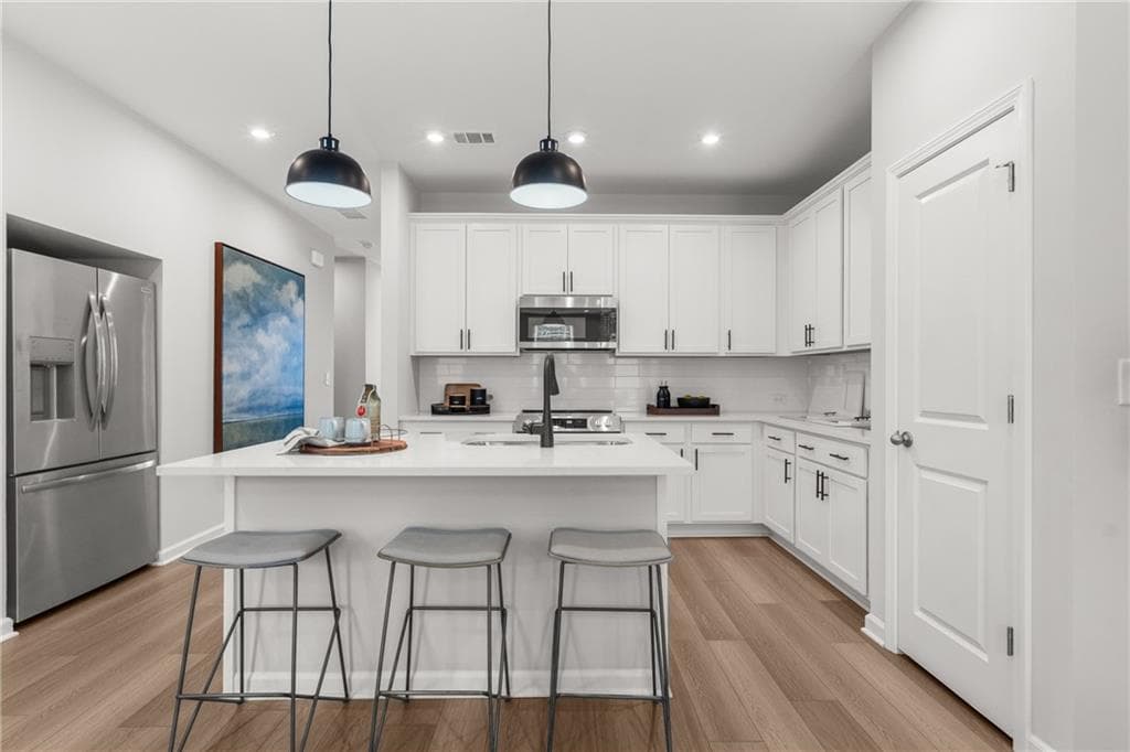 3 bedroom, 3 bathroom, 1,537 sq ft townhouse under contract at 524 Crown Drive, Emerson, GA 30137 — photo 4