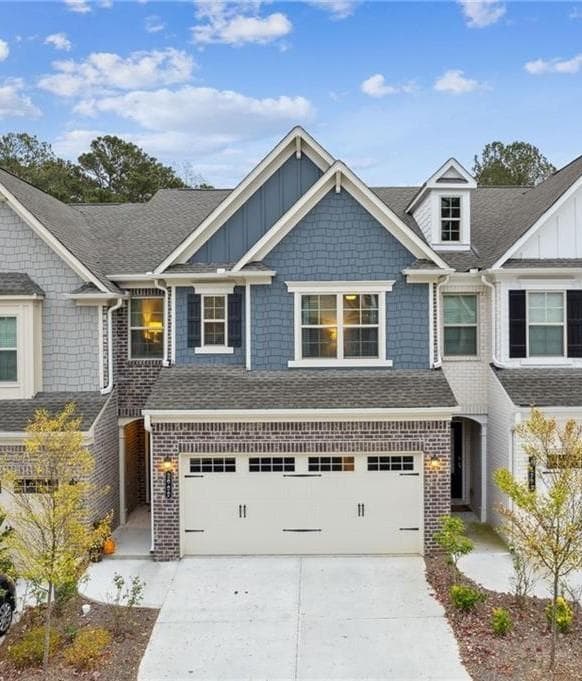 3 bedroom, 3 bathroom, 1,882 sq ft townhouse for sale at 2009 Lanier Harbor Point, Buford, GA 30518 — photo 1 of 20