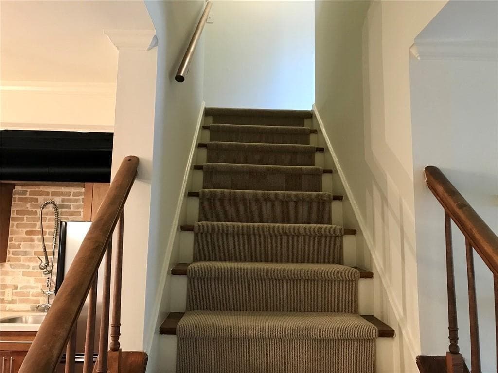 2 bedroom, 1 bathroom, 1,020 sq ft townhouse for rent at 75 Roswell Court, Atlanta, GA 30305 for $1,895 a month — photo 9