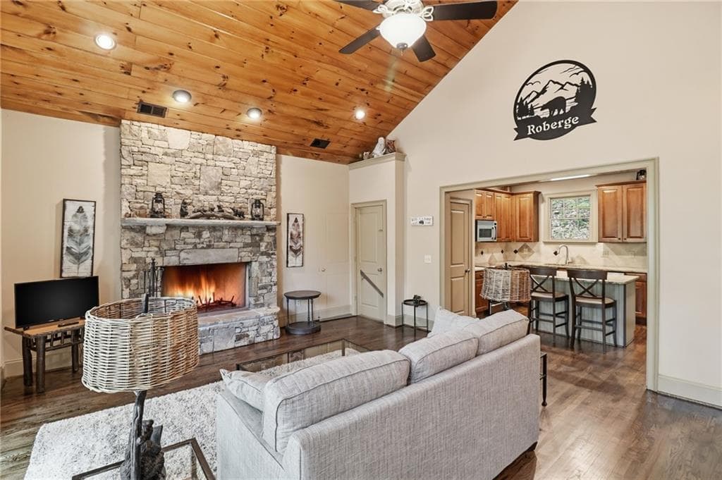 3 bedroom, 3 bathroom, 2,295 sq ft single family residence for sale at 1105 Valley View Drive, Big Canoe, GA 30143 — photo 4