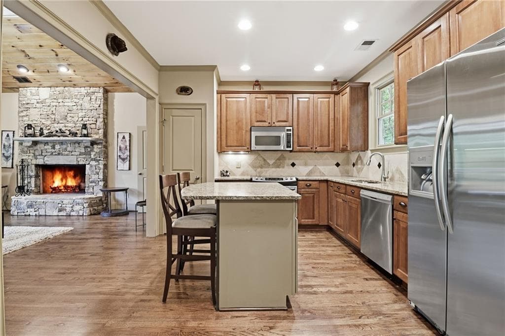 3 bedroom, 3 bathroom, 2,295 sq ft single family residence for sale at 1105 Valley View Drive, Big Canoe, GA 30143 — photo 6