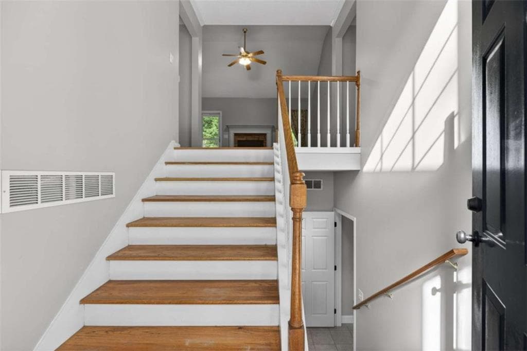 4 bedroom, 3 bathroom, 2,408 sq ft single family residence under contract at 1349 Southgate Drive, Villa Rica, GA 30180 — photo 3