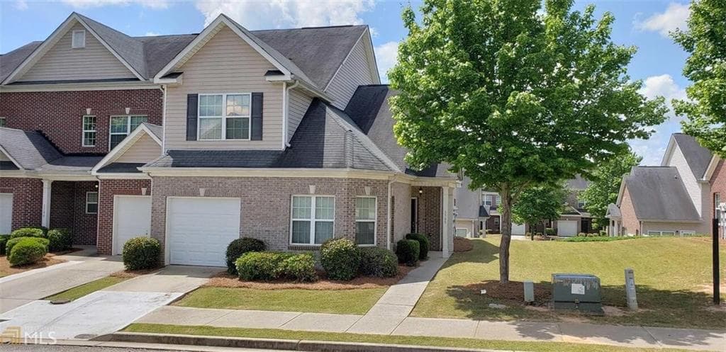 3 bedroom, 3 bathroom, 1,612 sq ft townhouse sold at 2555 Flat Shoals Road 1705, South Fulton, GA 30349
