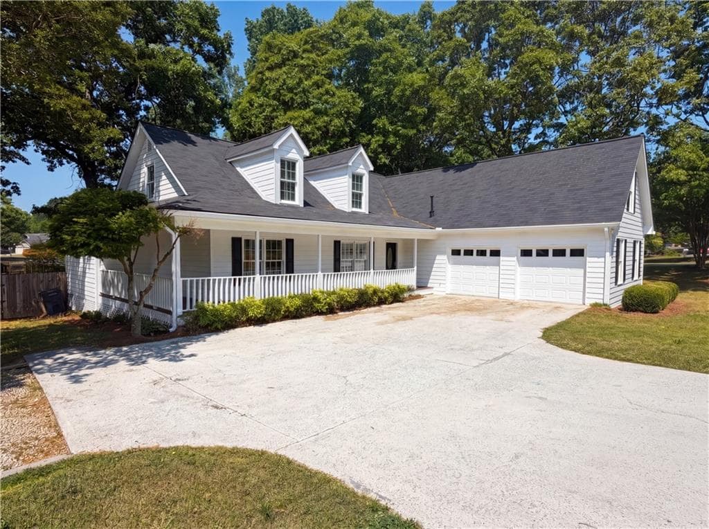 5 bedroom, 3 bathroom, 2,756 sq ft single family residence for sale at 520 Fawn Lane, Loganville, GA 30052 — photo 5