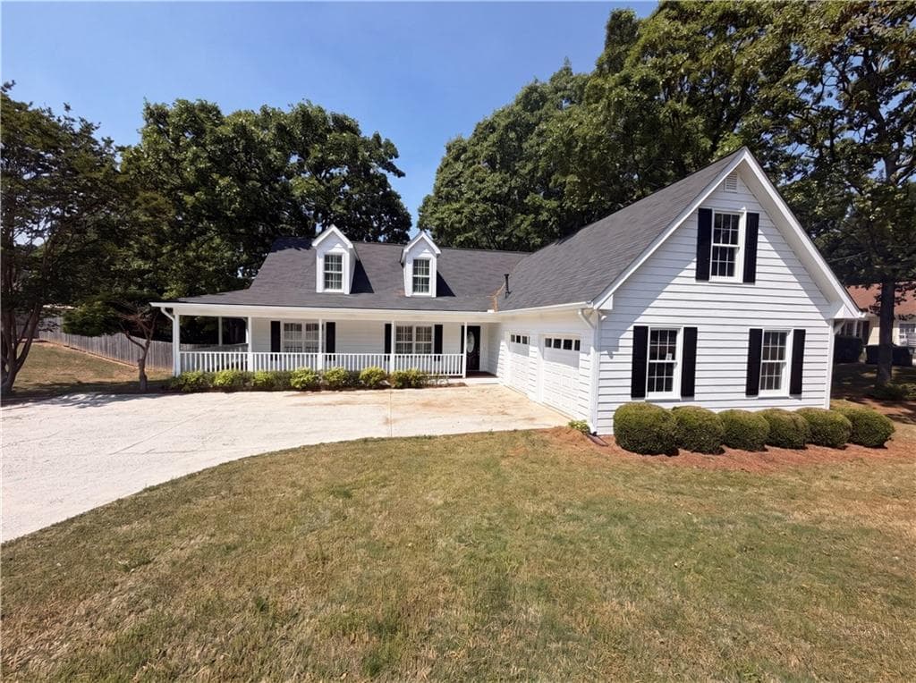 5 bedroom, 3 bathroom, 2,756 sq ft single family residence for sale at 520 Fawn Lane, Loganville, GA 30052 — photo 6