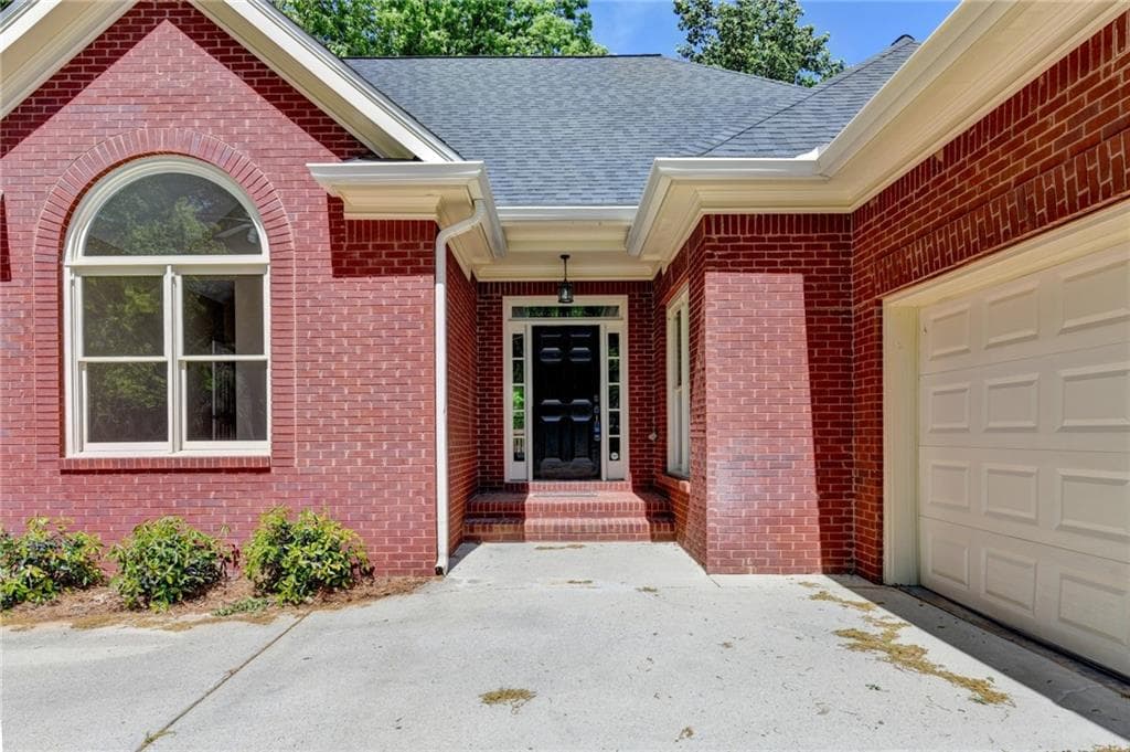 5 bedroom, 4 bathroom, 4,760 sq ft single family residence for sale at 1251 Chadwick Lakes Drive, Lawrenceville, GA 30043 — photo 3