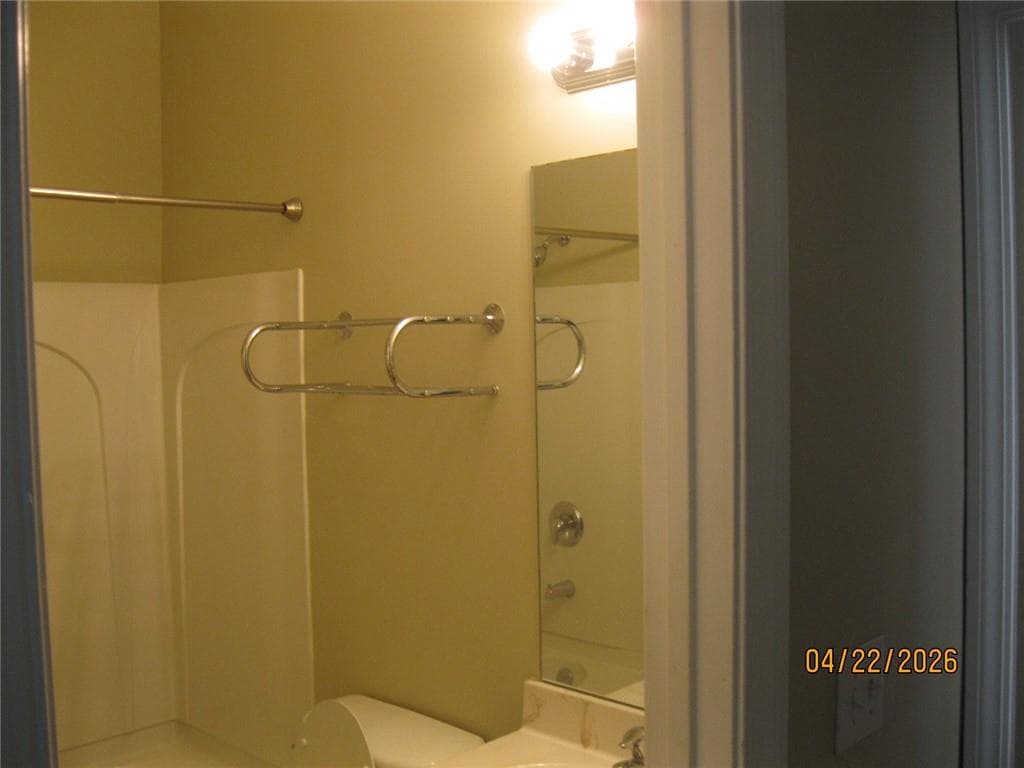 3 bedroom, 4 bathroom, 2,414 sq ft townhouse for sale at 5741 Pine Oak Drive, Peachtree Corners, GA 30092 — photo 8