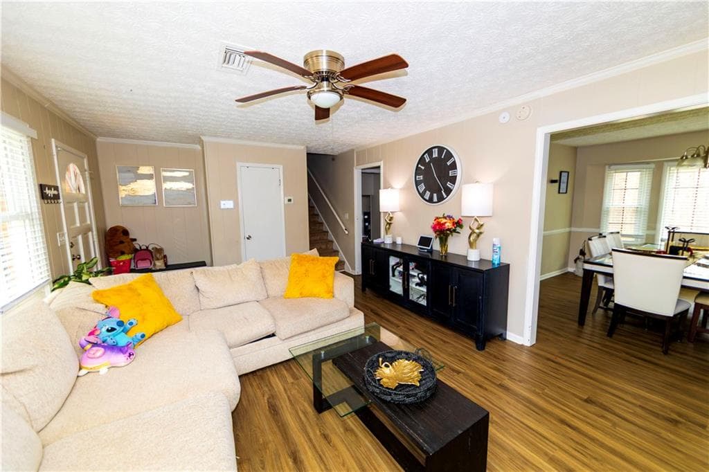 3 bedroom, 2 bathroom, 1,765 sq ft single family residence for sale at 917 Chartley Drive, Lilburn, GA 30047 — photo 7