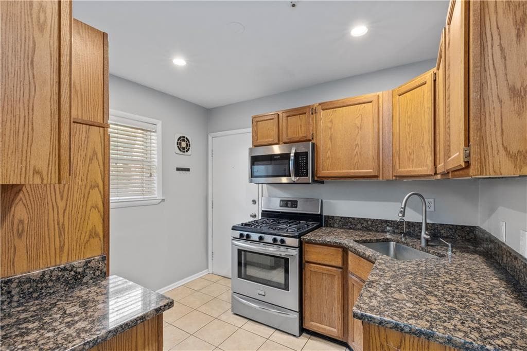 2 bedroom, 2 bathroom, 1,200 sq ft condominium for rent at 3660 Peachtree Road A2, Atlanta, GA 30319 for $1,650 a month — photo 8