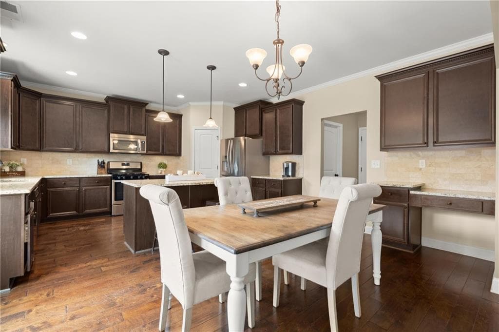 5 bedroom, 4 bathroom, 3,094 sq ft single family residence under contract at 3955 Deer Run Drive, Cumming, GA 30028 — photo 4