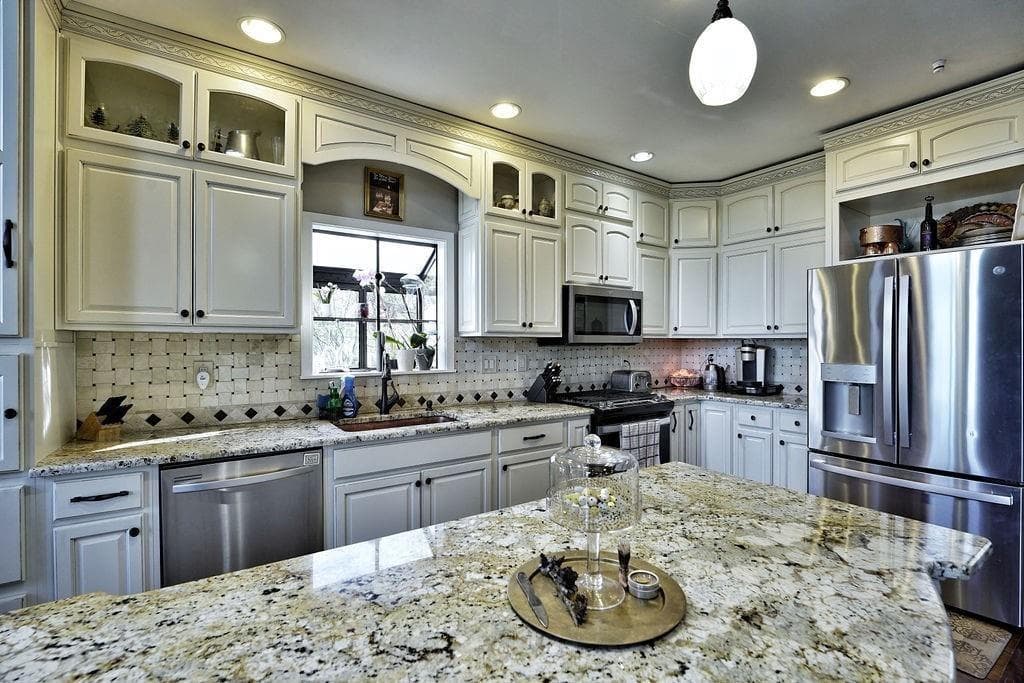 3 bedroom, 3 bathroom, 2,552 sq ft single family residence for sale at 1142 Ridgeview Drive, Jasper, GA 30143 — photo 8