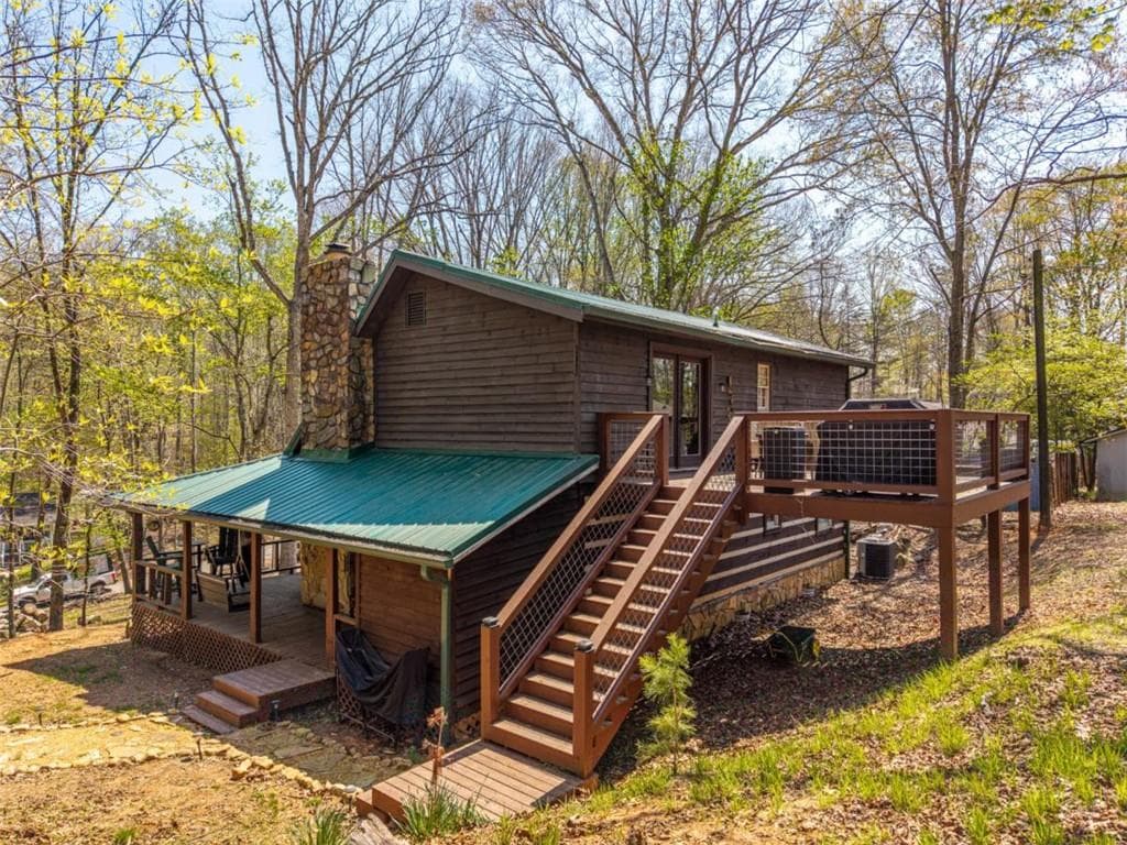 3 bedroom, 2 bathroom, 1,458 sq ft single family residence for sale at 33 Foxhound Drive, Ellijay, GA 30540 — photo 3